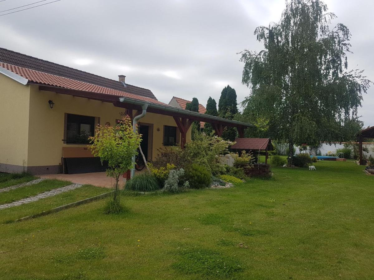 Ubytovani U Spacku Palava Novosedly  المظهر الخارجي الصورة